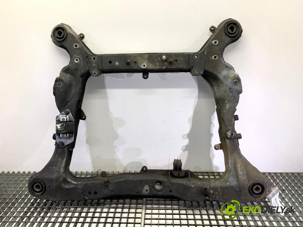 VOLVO S60 I sedan 2002 120 kW 2.4 D 2400 výztuha pod motor  (Přední výztuha)