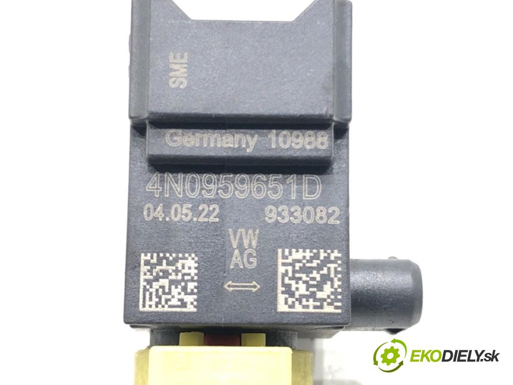 AUDI A6 C8 Kombi 2022 441 kW RS6 Mild Hybrid quattro 3996 snímač nárazu 4N0959651D (Snímač nárazu)