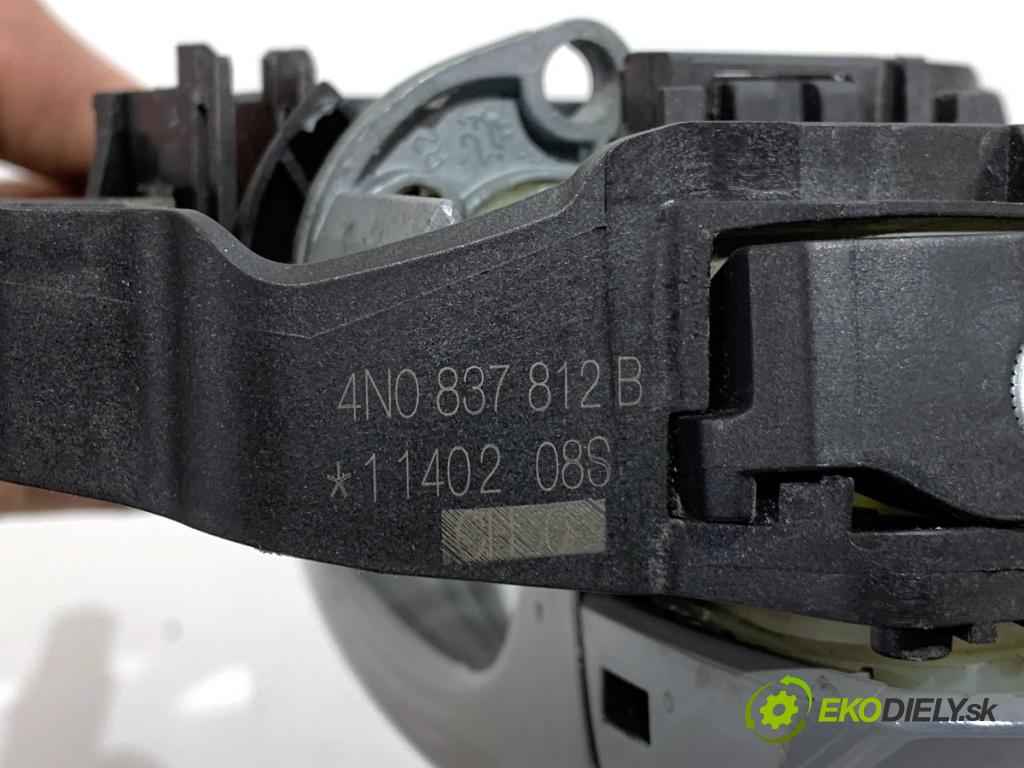 AUDI A6 C8 Kombi 2022 441 kW RS6 Mild Hybrid quattro 3996 klika vnejší pravý zadní část