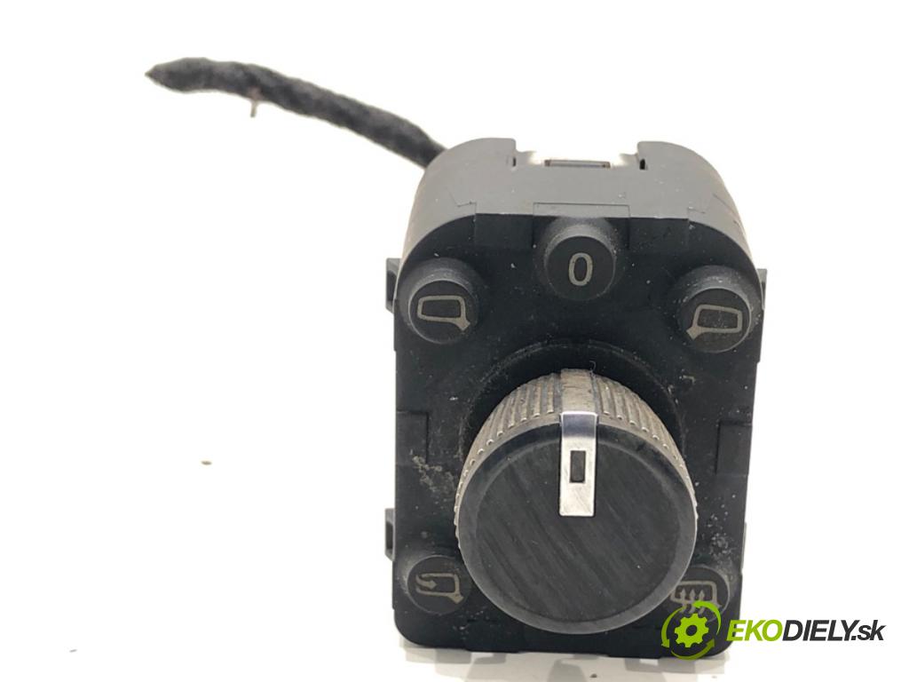 AUDI A6 C8 Kombi 2022 441 kW RS6 Mild Hybrid quattro 3996 Prepínač nastavenia spätných zrkadiel 4N0959565 (Prepínacie páčky pod volantom)