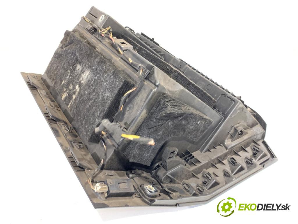 AUDI A6 C8 Kombi 2022 441 kW RS6 Mild Hybrid quattro 3996 Priehradka, kastlík spolujazdca 4K1857035B (Priehradka (kastlík))