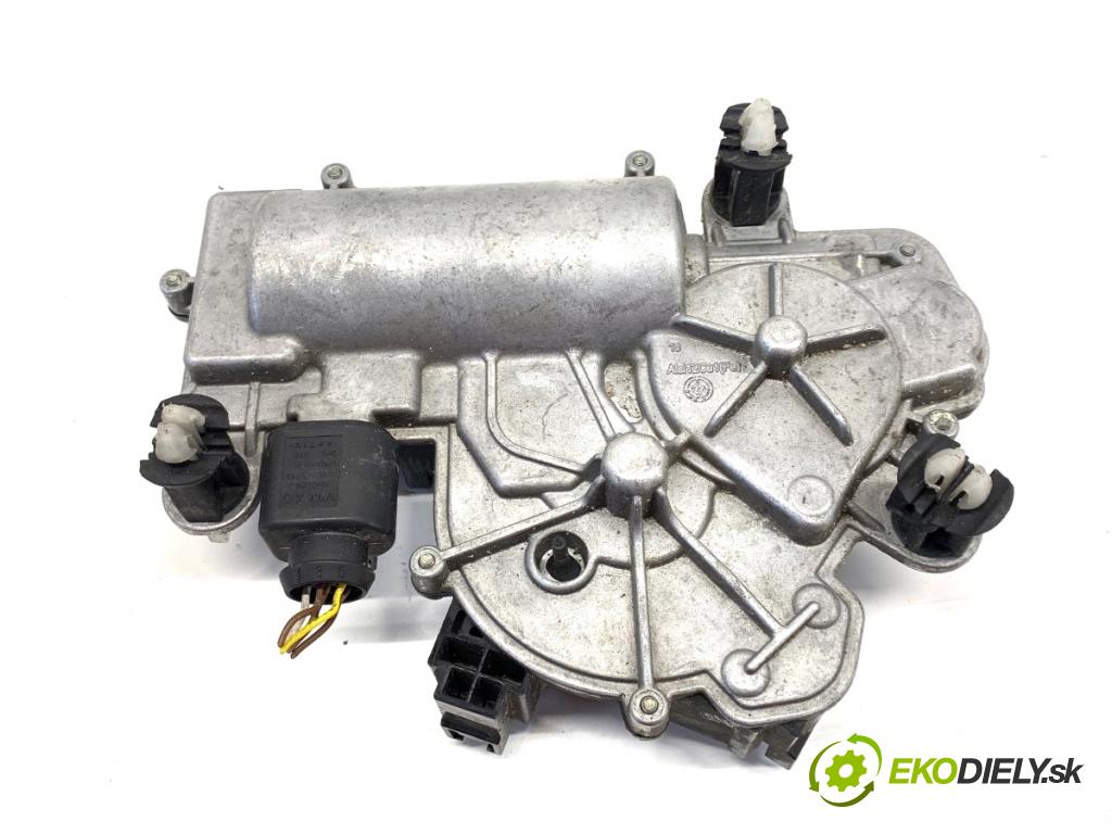 AUDI A6 C8 Kombi 2022 441 kW RS6 Mild Hybrid quattro 3996 Teleskop zámku dverí 3V5827887C (Motorček ostatné)