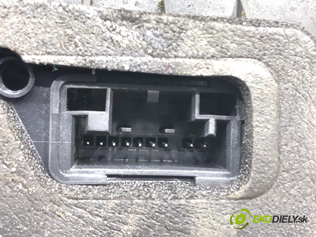 AUDI A6 C8 Kombi 2022 441 kW RS6 Mild Hybrid quattro 3996 zámok Dvere ľavy predný 4K1837015K