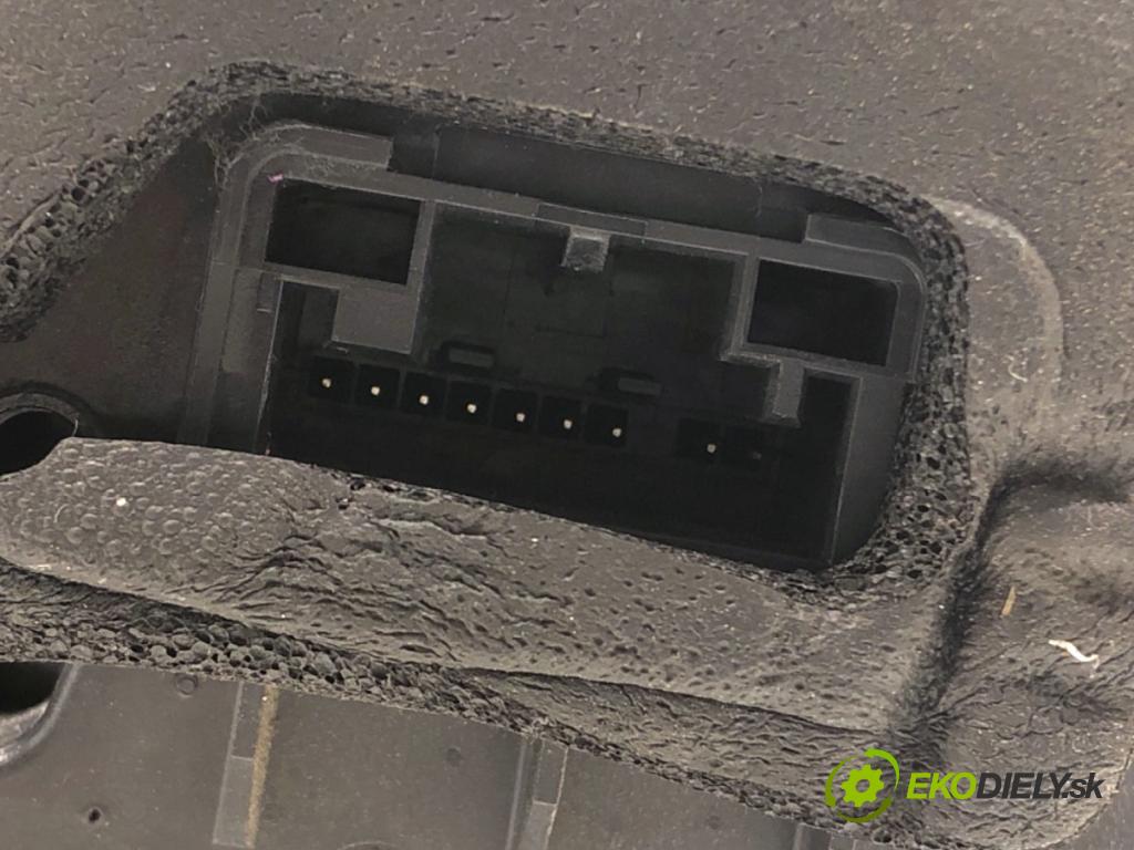 AUDI A6 C8 Kombi 2022 441 kW RS6 Mild Hybrid quattro 3996 zámok Dvere pravy predný 4K1837016K