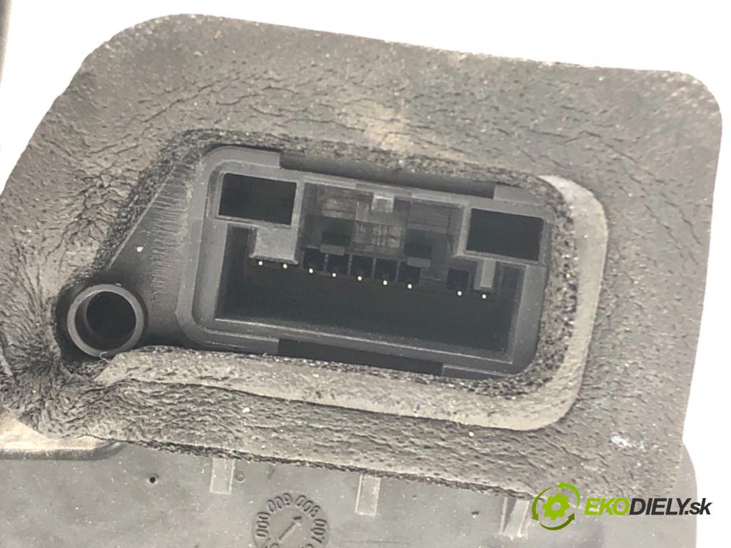 AUDI A6 C8 Kombi 2022 441 kW RS6 Mild Hybrid quattro 3996 zámok Dvere pravy zad 4K0839016R