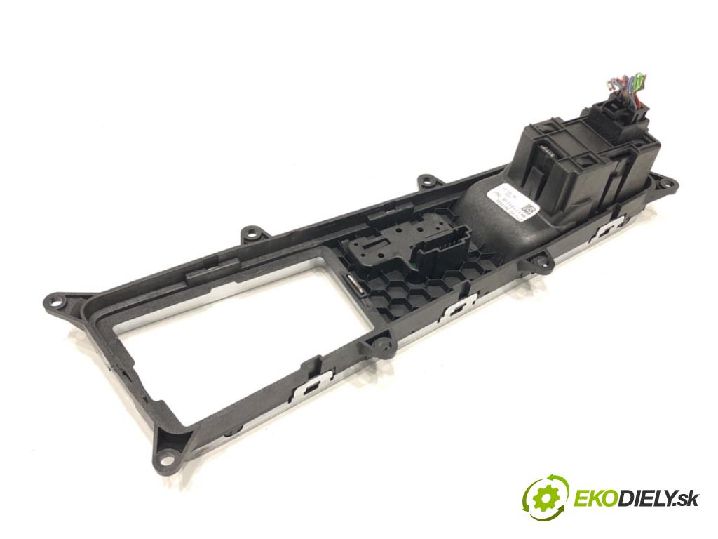 AUDI A6 C8 Kombi 2022 441 kW RS6 Mild Hybrid quattro 3996 Kulisa brzdy ručnej brzdy 4K1713111B