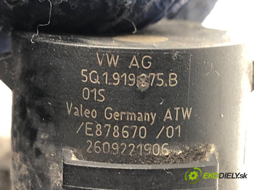 AUDI A6 C8 Kombi 2022 441 kW RS6 Mild Hybrid quattro 3996 snímač PDC 5Q1919275B