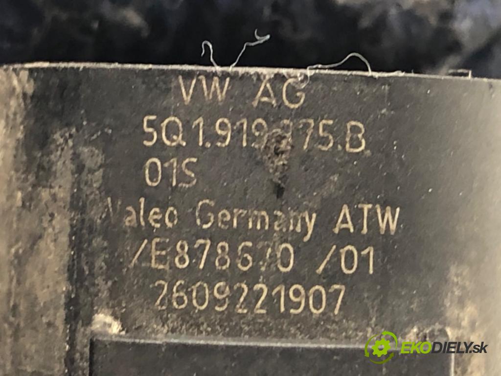 AUDI A6 C8 Kombi 2022 441 kW RS6 Mild Hybrid quattro 3996 snímač PDC 5Q1919275B