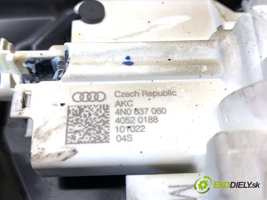 AUDI A6 C8 Kombi 2022 441 kW RS6 Mild Hybrid quattro 3996 doťah Dvere pravy zad 4N0837060