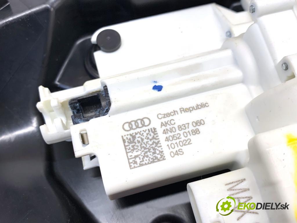 AUDI A6 C8 Kombi 2022 441 kW RS6 Mild Hybrid quattro 3996 doťah Dvere pravy predný 4N0837060