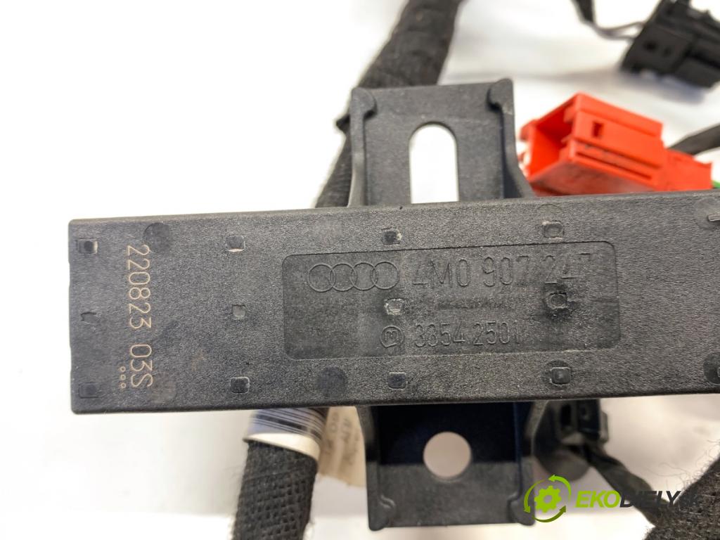 AUDI A6 C8 Kombi 2022 441 kW RS6 Mild Hybrid quattro 3996 Káblovačka Dvere zad pravy 4K5971687BR