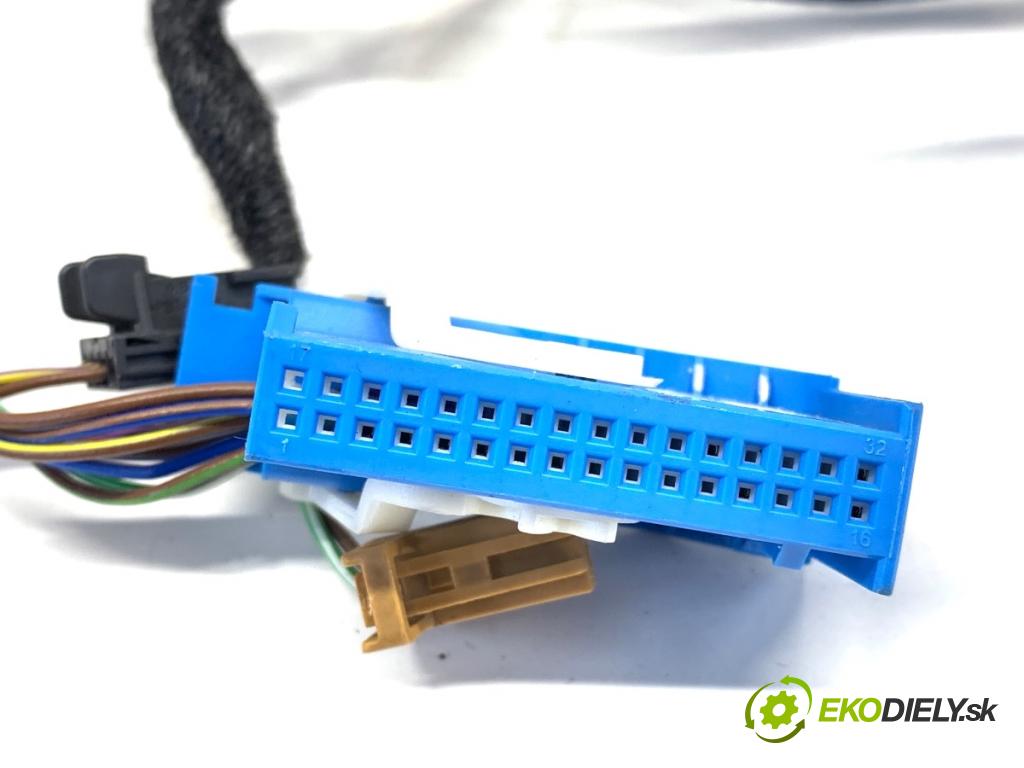 AUDI A6 C8 Kombi 2022 441 kW RS6 Mild Hybrid quattro 3996 Káblovačka SPÄŤ: Dvere predný pravy 4K8971036AG