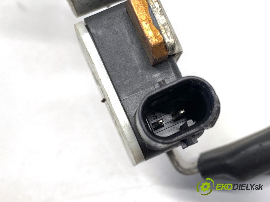 AUDI A6 C8 Kombi 2022 441 kW RS6 Mild Hybrid quattro 3996 svorka MINUS: 4K0915181