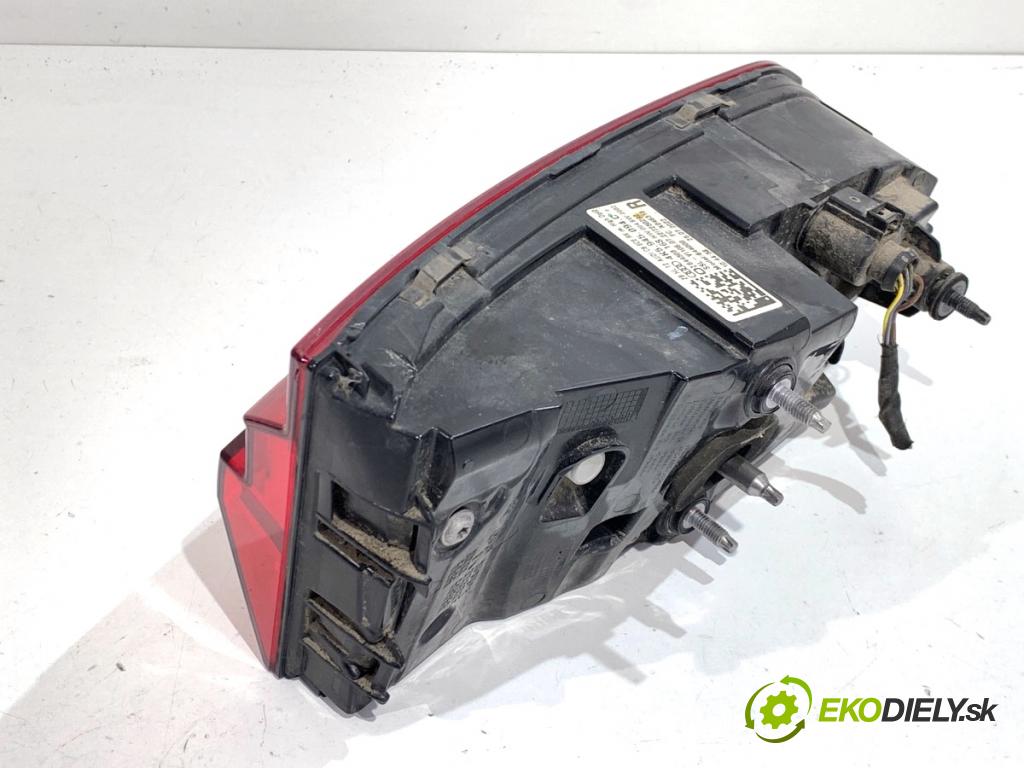 AUDI A6 C8 Kombi 2022 441 kW RS6 Mild Hybrid quattro 3996 Svetlo zad pravá vnútorná 4K5945094C (Kľučka dverí ostatné)