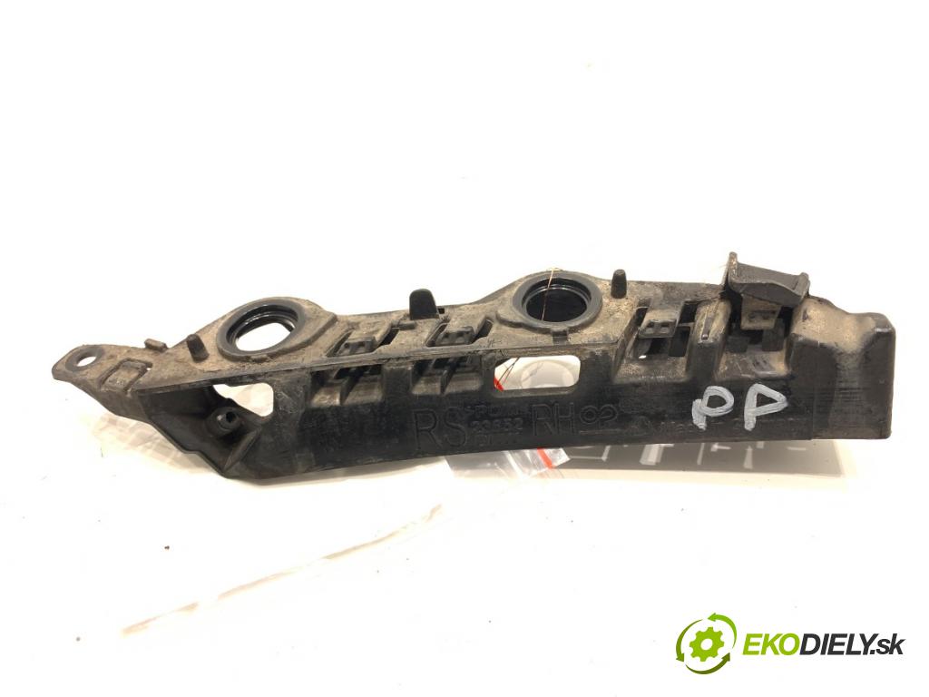 AUDI A6 C8 Kombi 2022 441 kW RS6 Mild Hybrid quattro 3996 úchyt nárazníka pravý přední část 4K8807284A