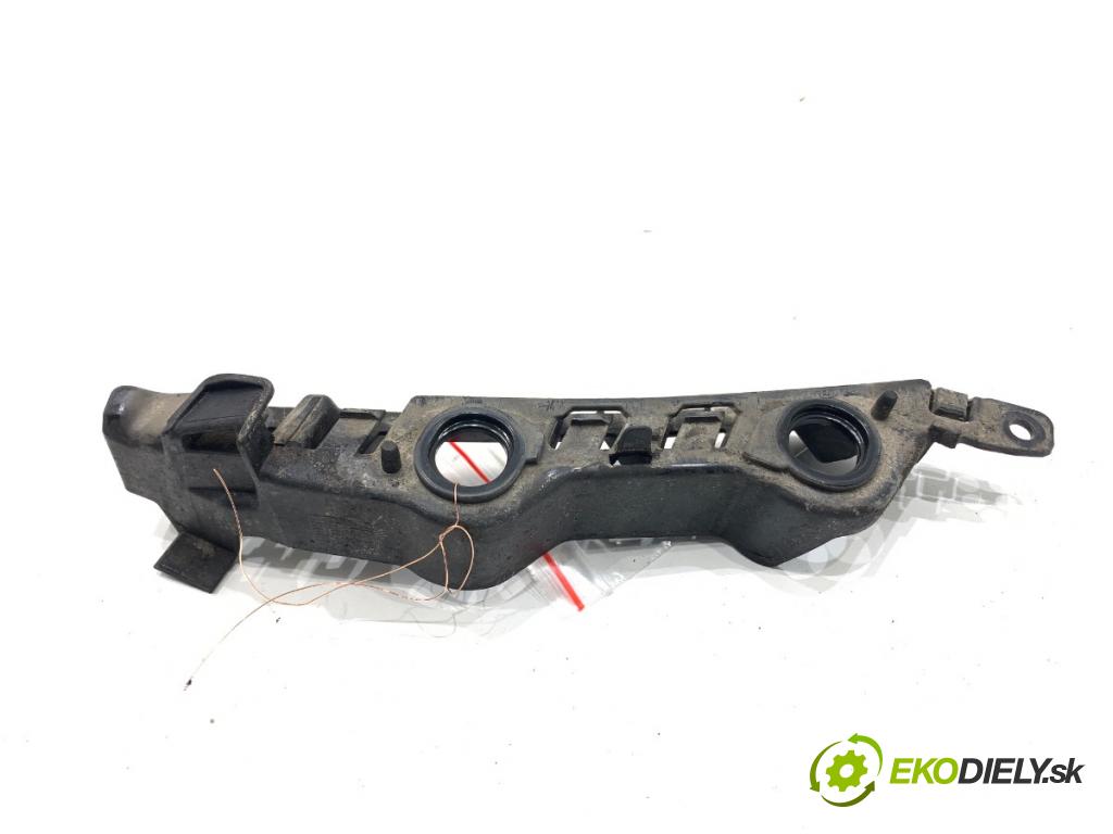 AUDI A6 C8 Kombi 2022 441 kW RS6 Mild Hybrid quattro 3996 úchyt nárazníka pravý přední část 4K8807284A