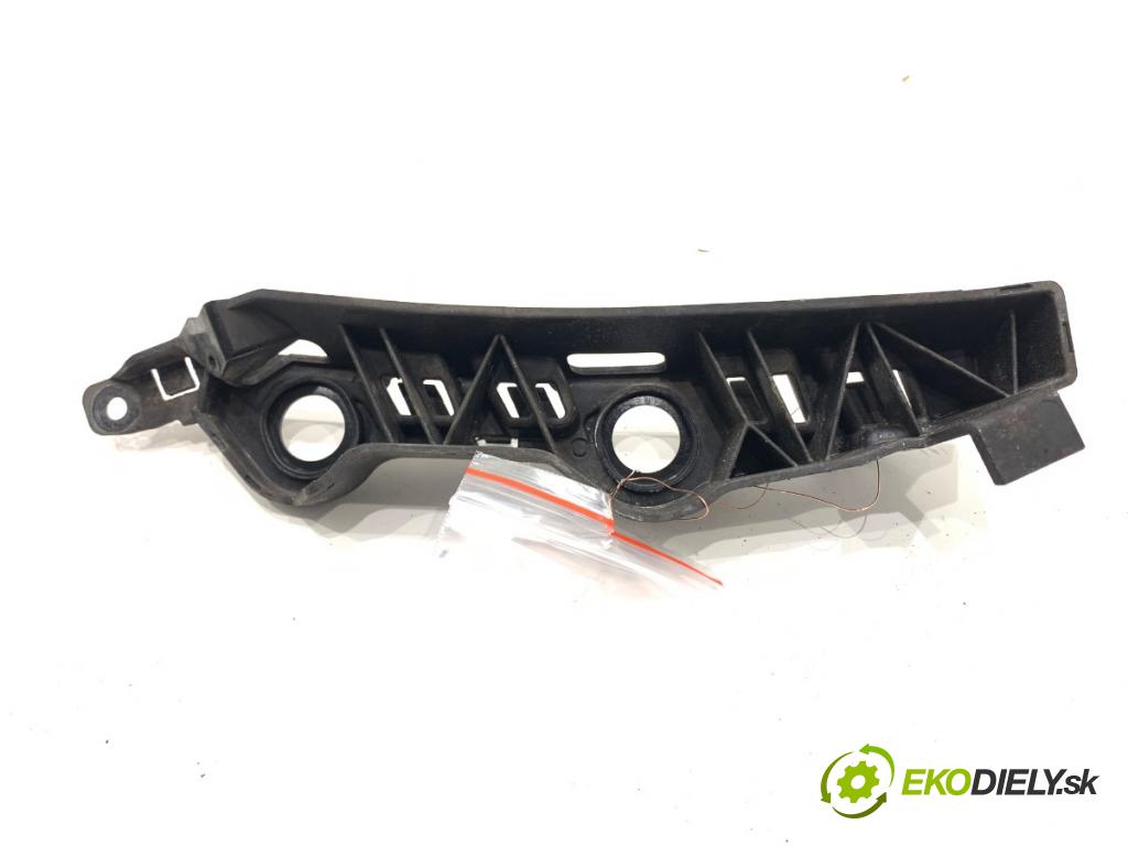 AUDI A6 C8 Kombi 2022 441 kW RS6 Mild Hybrid quattro 3996 úchyt nárazníka pravý přední část 4K8807284A