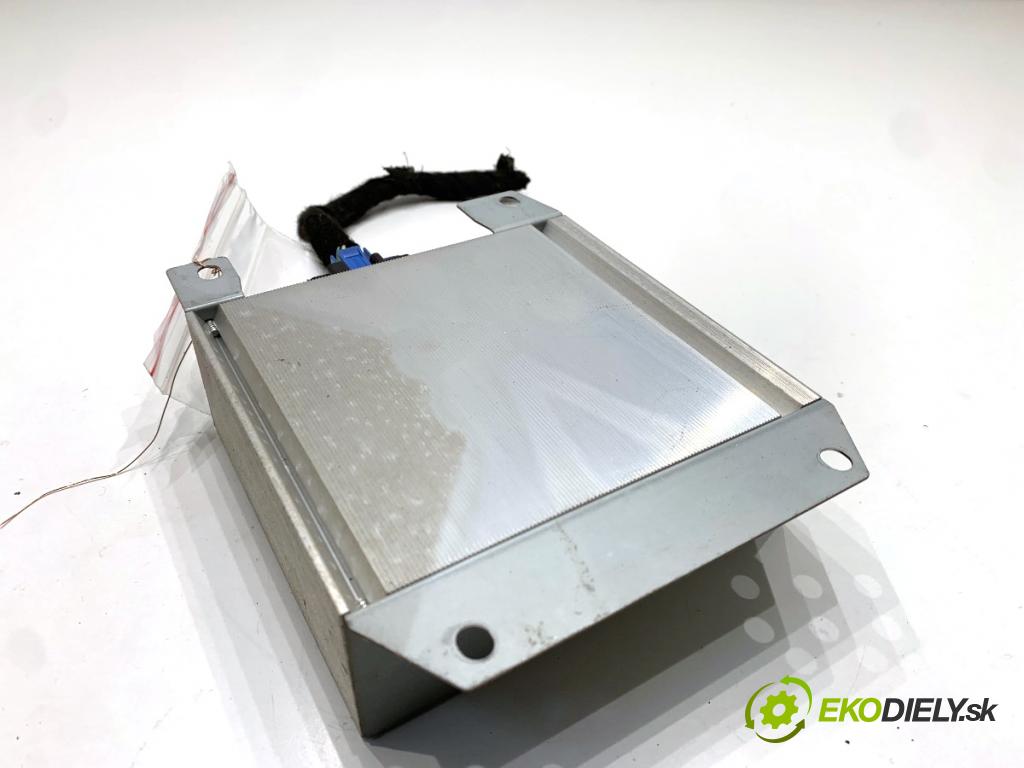 AUDI A4 B6 sedan 2000 96 kW 2.0 1984 Zosilňovač 8E5035223 (Zosilňovač)