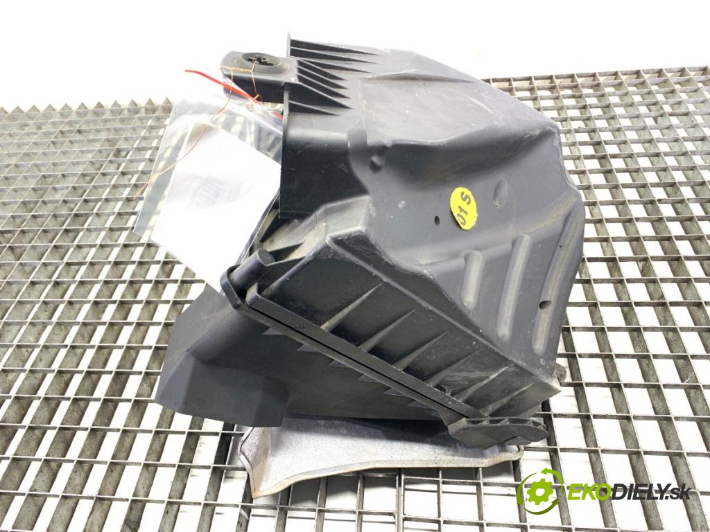 AUDI A4 B6 sedan 2000 96 kW 2.0 1984 Obal filtra vzduchu 06B133837P (Obal vzduchového filtra)