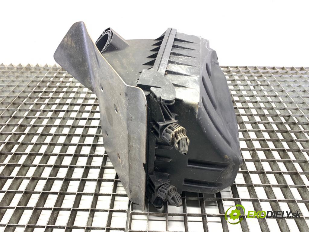 AUDI A4 B6 sedan 2000 96 kW 2.0 1984 Obal filtra vzduchu 06B133837P (Obal vzduchového filtra)