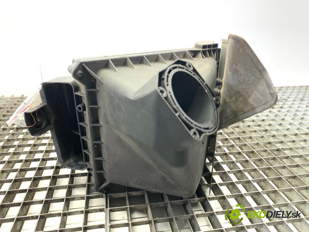 AUDI A4 B6 sedan 2000 96 kW 2.0 1984 Obal filtra vzduchu 06B133837P (Obal vzduchového filtra)