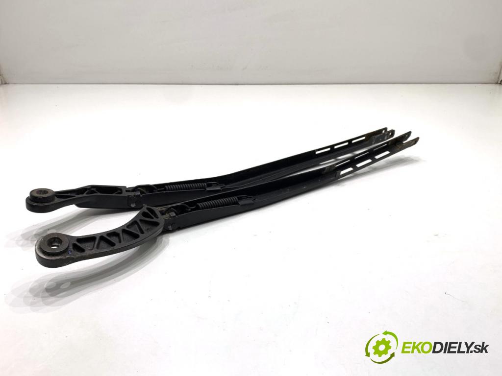 AUDI A4 B6 sedan 2000 96 kW 2.0 1984 Rameno stierače predný 8E1955406 8E1955405
