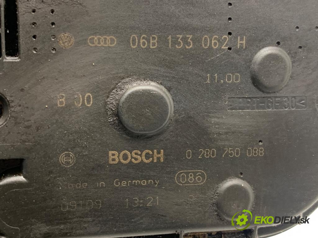 AUDI A4 B6 sedan 2000 96 kW 2.0 1984 Škrtiaca klapka 06B133062H (Škrtiaca klapka)