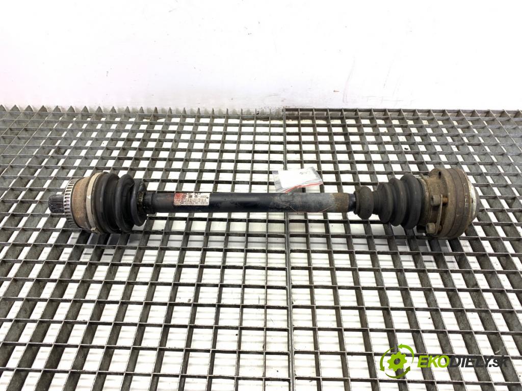 AUDI A4 B6 sedan 2000 96 kW 2.0 1984 Poloos pravy predný 8E0407272AF