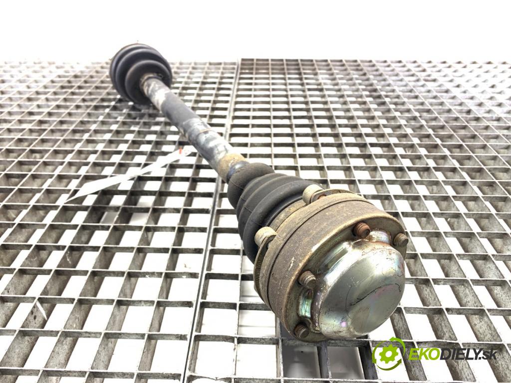 AUDI A4 B6 sedan 2000 96 kW 2.0 1984 Poloos pravy predný 8E0407272AF