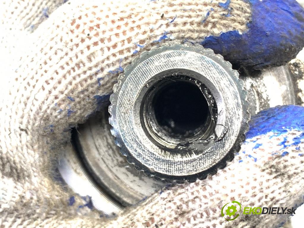 AUDI A4 B6 sedan 2000 96 kW 2.0 1984 Poloos pravy predný 8E0407272AF