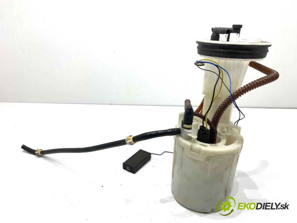 AUDI A4 B6 sedan 2000 96 kW 2.0 1984 Pumpa paliva 