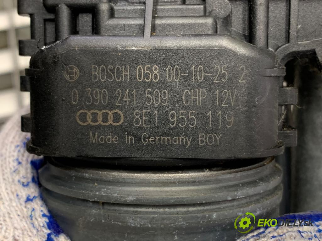 AUDI A4 B6 sedan 2000 96 kW 2.0 1984 Mechanizmus stieračov predný 8E1955119 (Motorček stieračov predný)