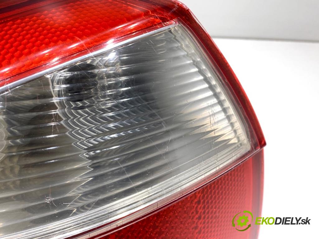 AUDI A4 B6 sedan 2000 96 kW 2.0 1984 Svetlo ľavy zad 8E0945095