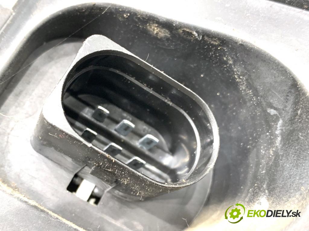 AUDI A4 B6 sedan 2000 96 kW 2.0 1984 Svetlo ľavy zad 8E0945095