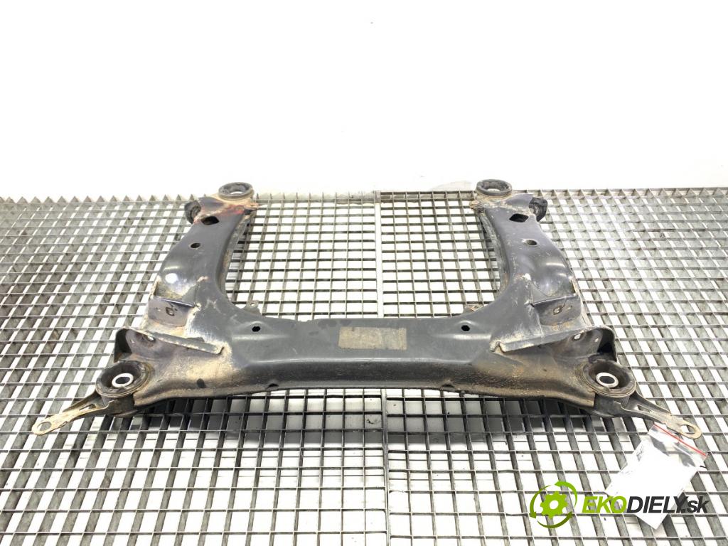 AUDI A4 B6 sedan 2000 96 kW 2.0 1984 výztuha pod motor  (Přední výztuha)