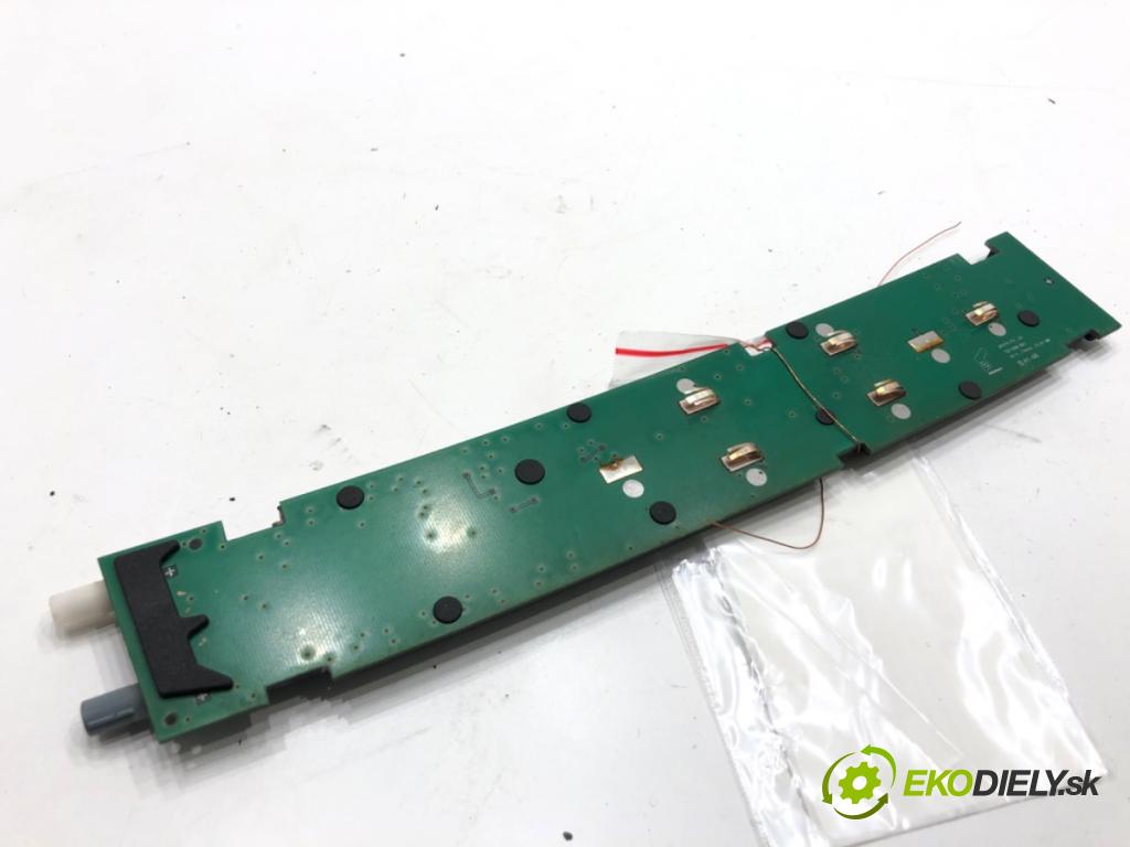 AUDI A4 B6 sedan 2000 96 kW 2.0 1984 ANTENA zesilovač Antenní: 8E5035225A