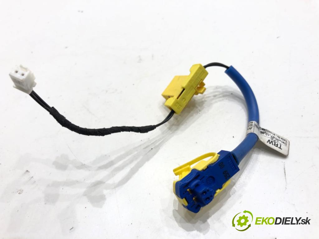 AUDI A4 B6 sedan 2000 96 kW 2.0 1984 káblovačka silenbloku airbag 8E0971589B