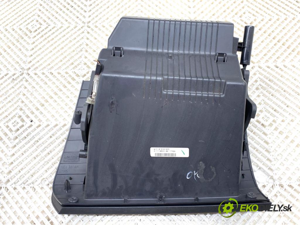 OPEL ASTRA H Kombi 2006 74 kW 1.9 CDTI (L35) 1910 Priehradka, kastlík spolujazdca  (Priehradka (kastlík))