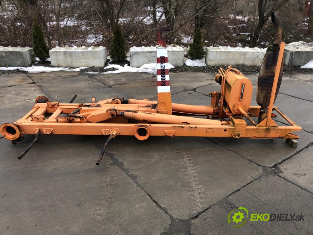 STAR   1999 110 kW 6842 cm3 110 kW [150 KM] 6842 BUDOVA: Hákový zdvyhák 