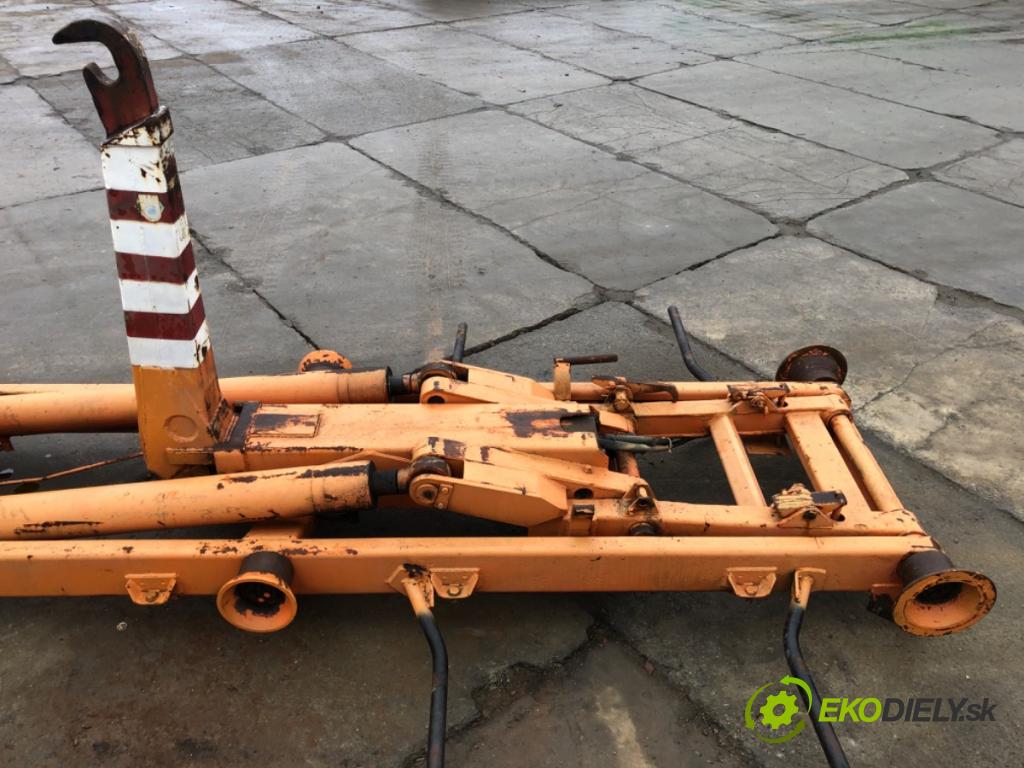 STAR   1999 110 kW 6842 cm3 110 kW [150 KM] 6842 BUDOVA: Hákový zdvyhák