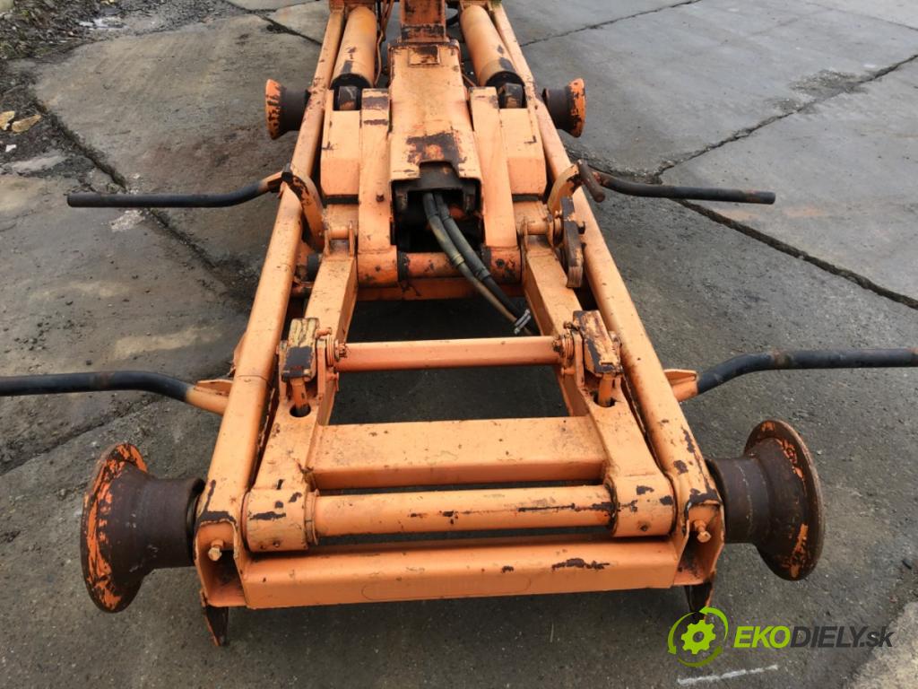 STAR   1999 110 kW 6842 cm3 110 kW [150 KM] 6842 BUDOVA: Hákový zdvyhák