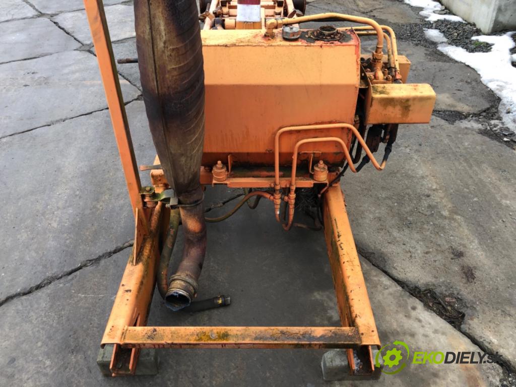 STAR   1999 110 kW 6842 cm3 110 kW [150 KM] 6842 BUDOVA: Hákový zdvyhák