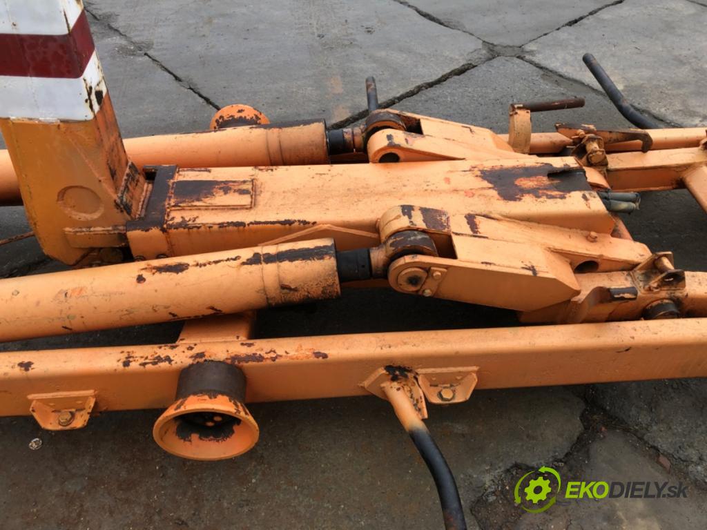 STAR   1999 110 kW 6842 cm3 110 kW [150 KM] 6842 BUDOVA: Hákový zdvyhák