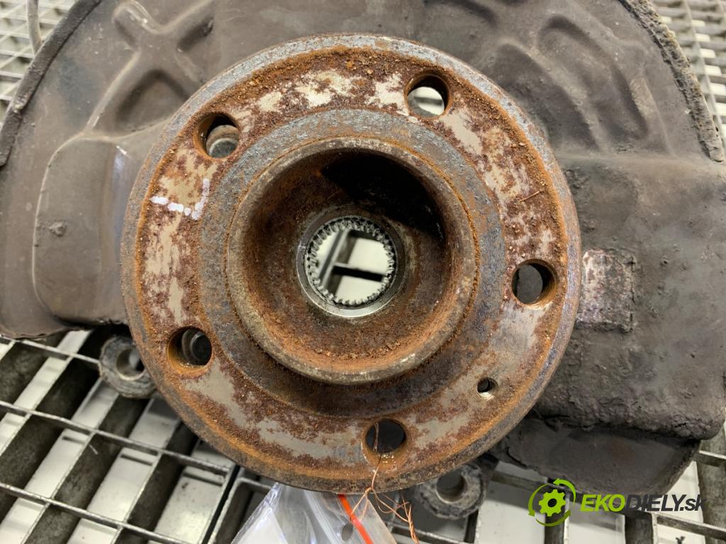 VOLVO S60 I sedan 2002 120 kW 2.4 D 2400 náboj levý přední část