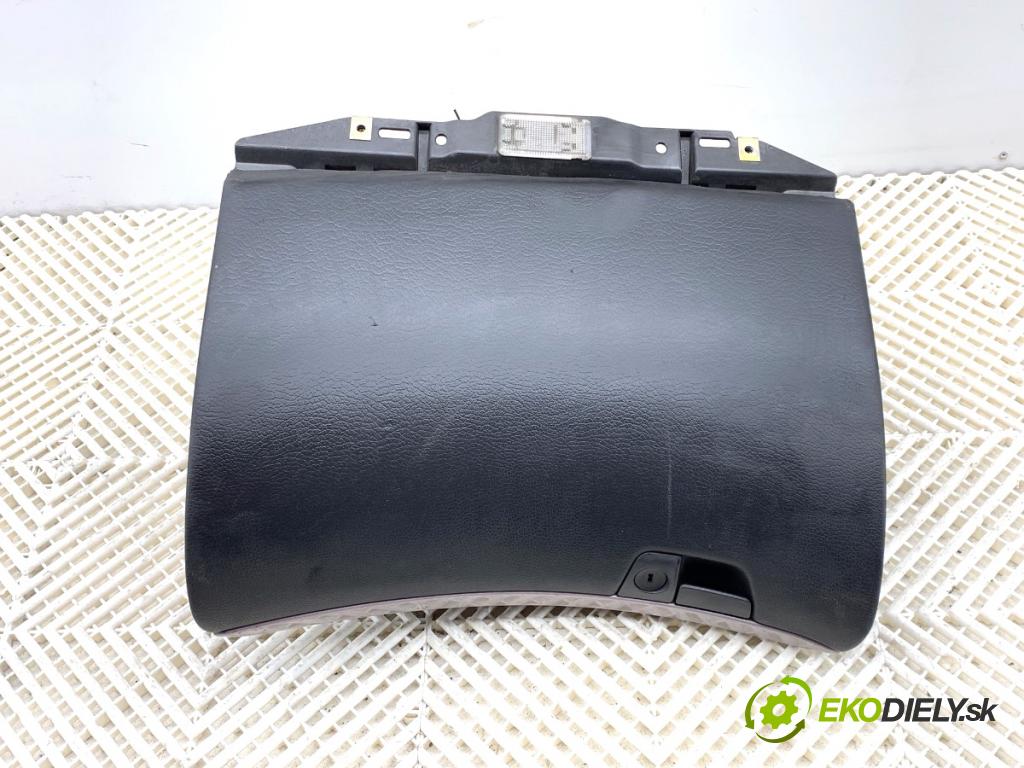 VOLVO S60 I sedan 2002 120 kW 2.4 D 2400 přihrádka kastlík spolujezdce 8650374 (Přihrádka (kastlík))