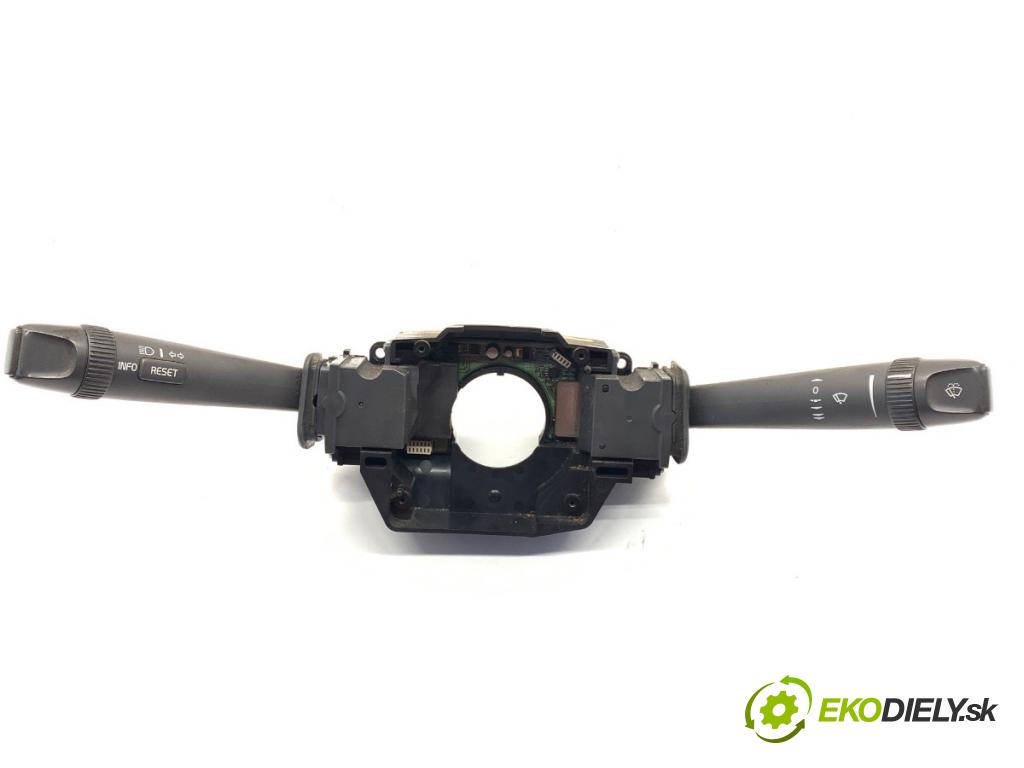 VOLVO S60 I sedan 2002 120 kW 2.4 D 2400 Prepínač kombinovaný  (Prepínacie páčky pod volantom)