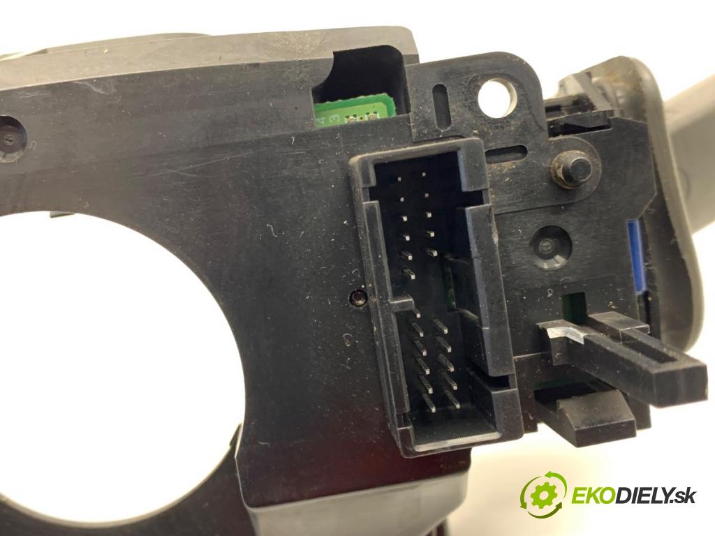 VOLVO S60 I sedan 2002 120 kW 2.4 D 2400 Prepínač kombinovaný  (Prepínacie páčky pod volantom)