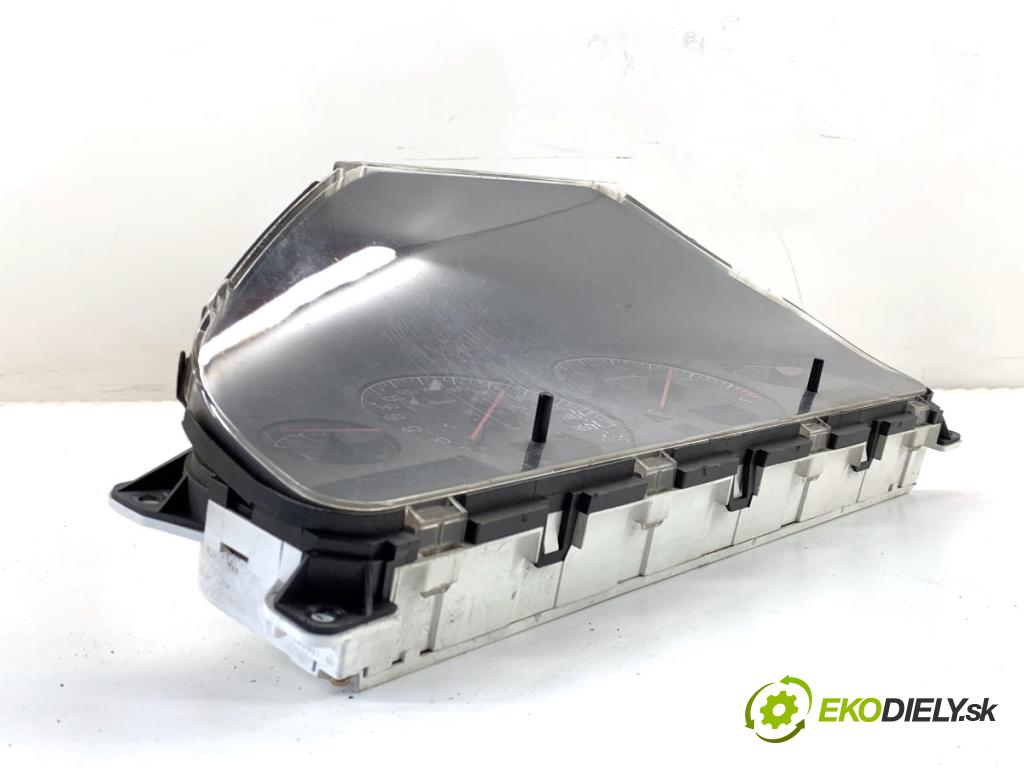 VOLVO S60 I sedan 2002 120 kW 2.4 D 2400 Prístrojovka 8637996 (Prístrojová doska)