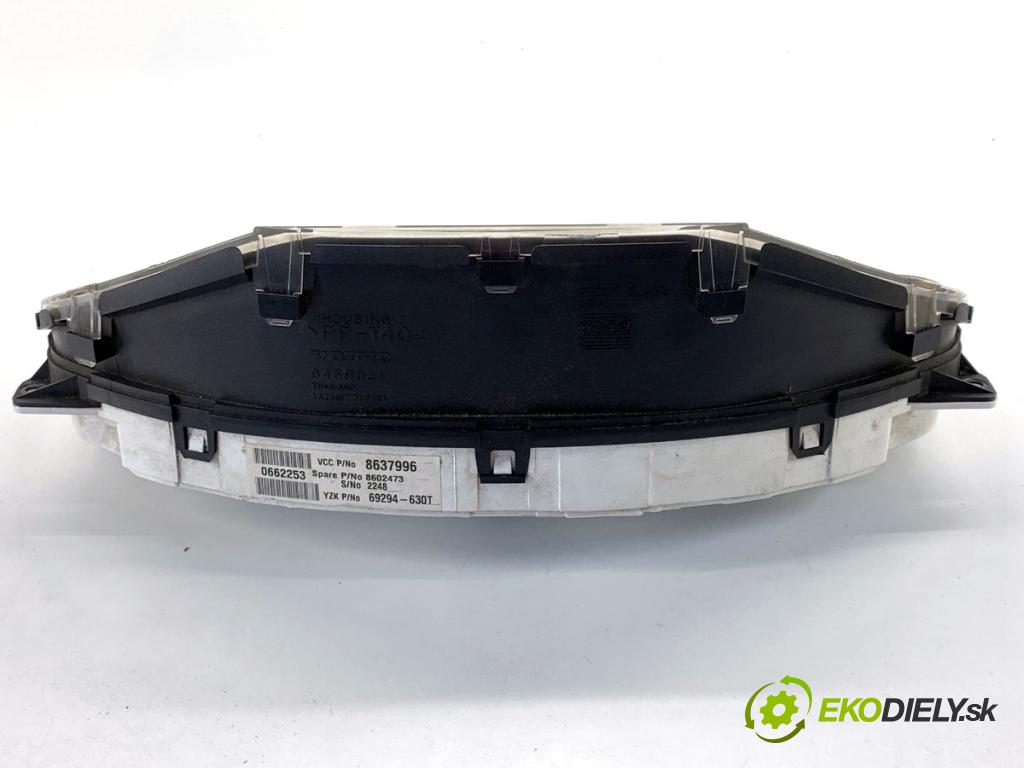 VOLVO S60 I sedan 2002 120 kW 2.4 D 2400 Prístrojovka 8637996 (Prístrojová doska)