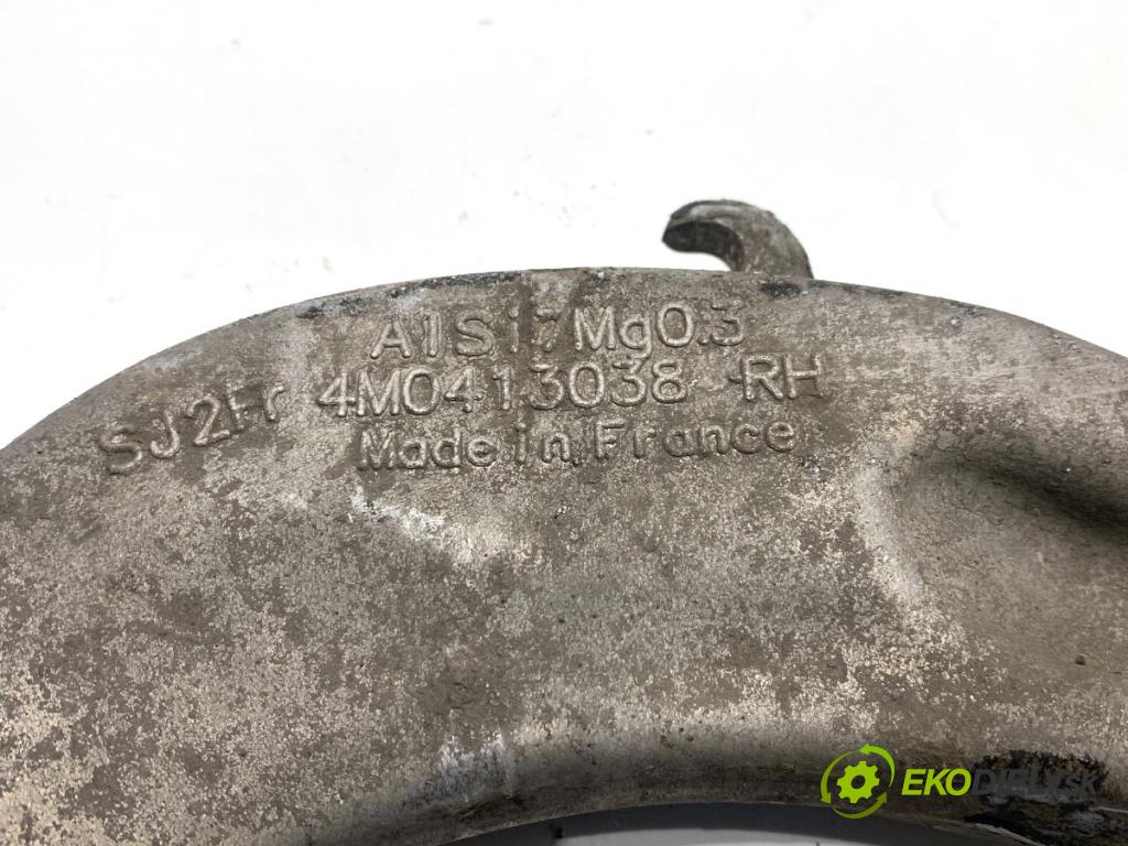 AUDI A6 C8 Kombi 2022 441 kW RS6 Mild Hybrid quattro 3996 Uchytenie Držiak tlmiča pravé predný 4M0413038RH